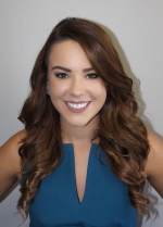 Danielle Headshot