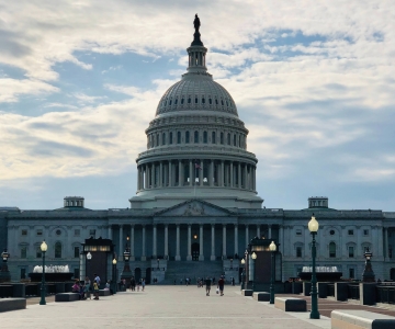 Photo of the state capitol building 