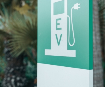 EV