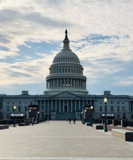 Photo of the state capitol building 