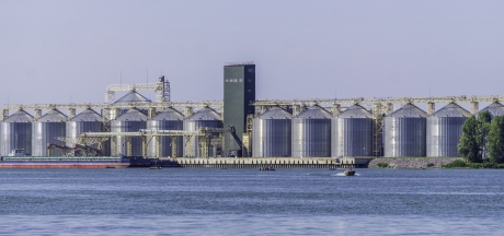 Water barge 